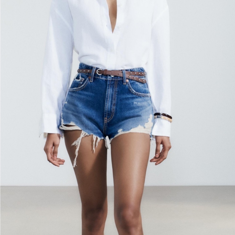 🛍Bundle sale🛍Zara Blue Jean Shorts High-Waisted Frayed Hem distressed size 2